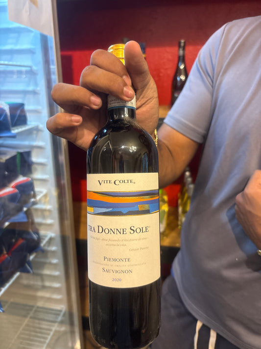 Vite colte tra Donne sole Sauvignon Piemonte