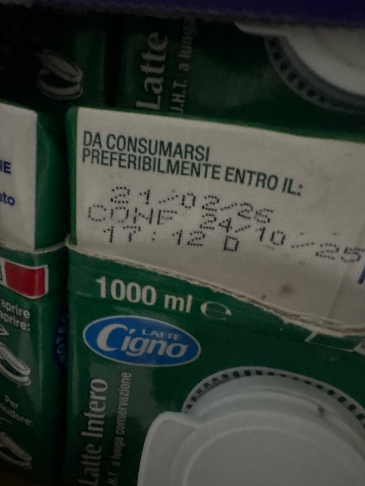 Milk UHT (Latte Whole 100%) 1LT Trevalli